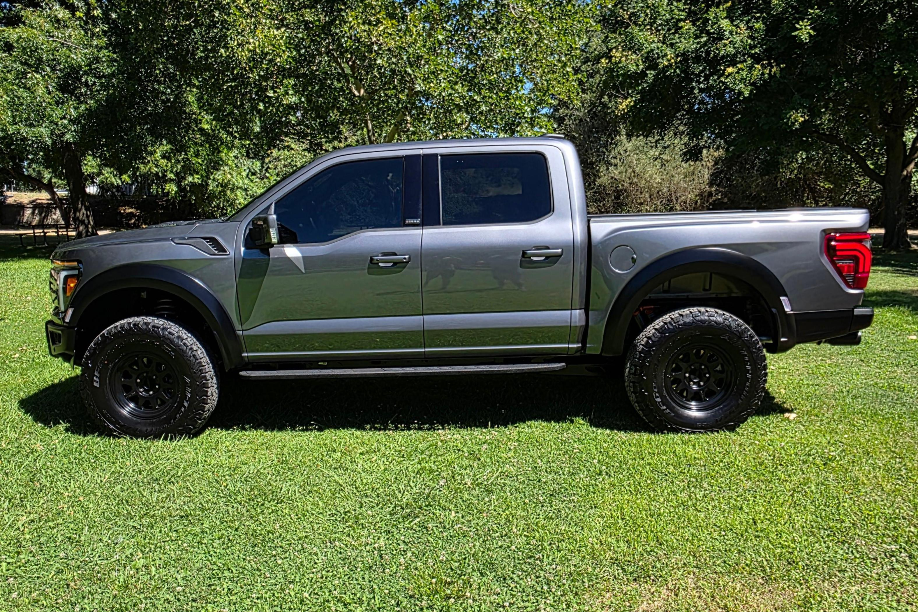 2025 Ford F-150 Raptor image 3