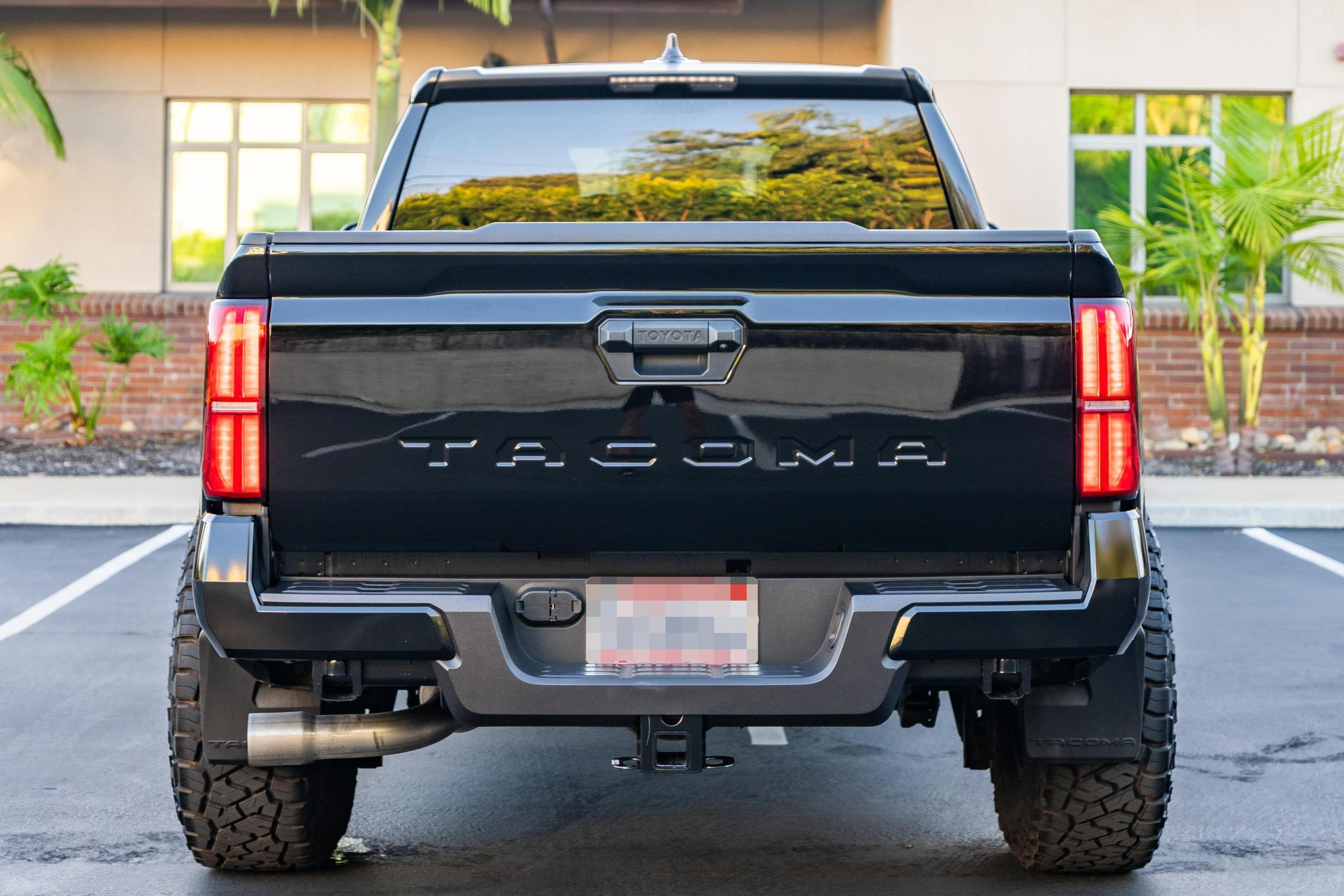 2025 Toyota Tacoma SR5 image 5