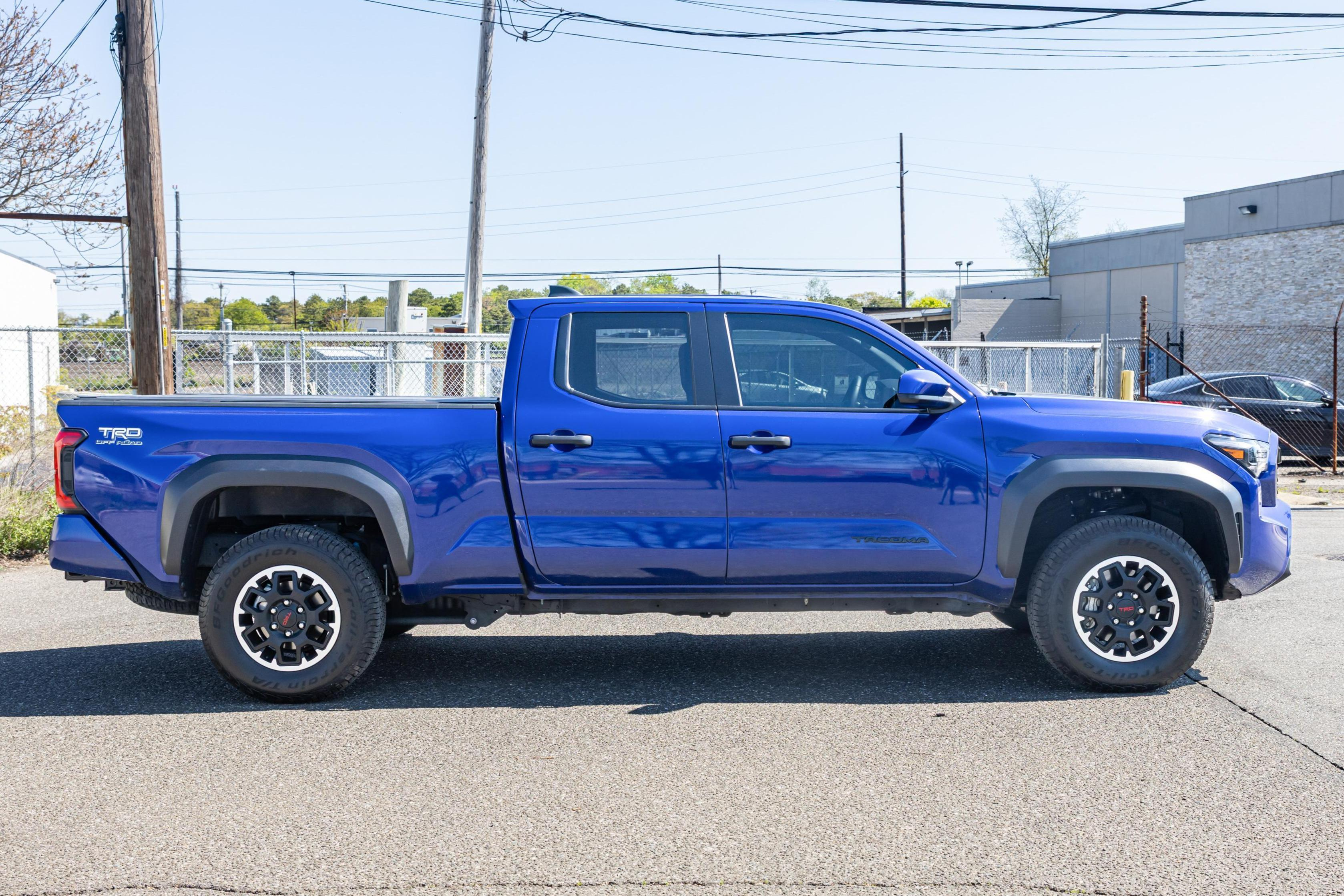 2025 Toyota Tacoma TRD Off-Road Double Cab 4x4 image 3