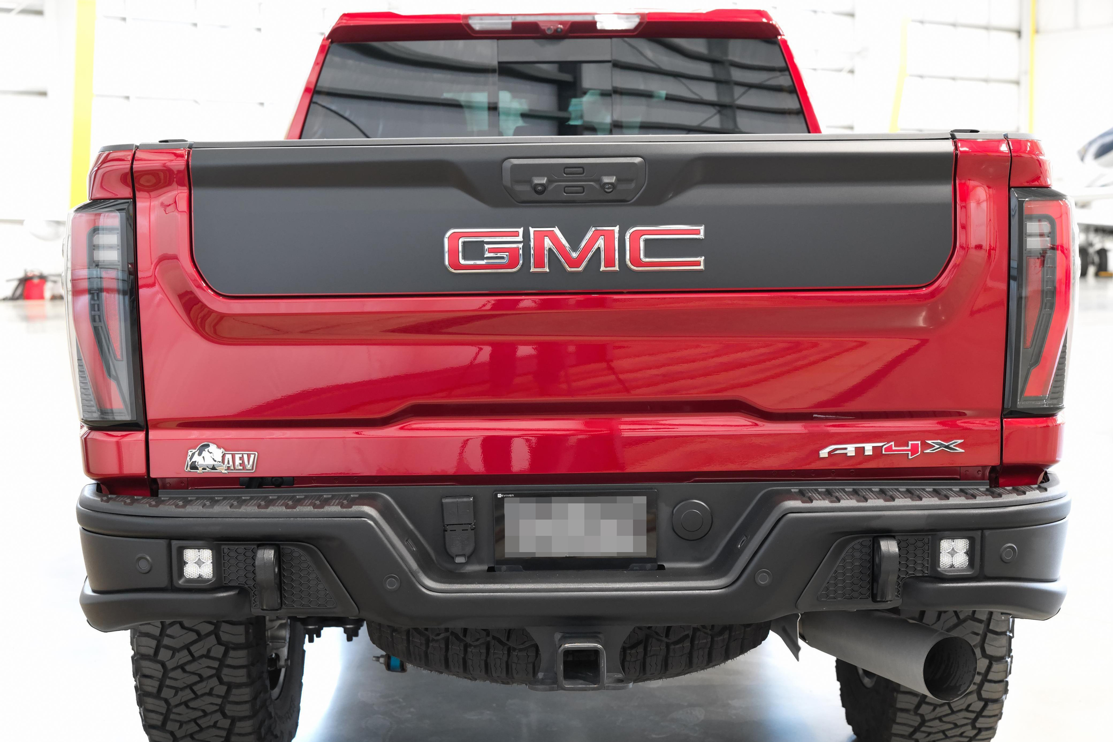 2024 GMC Sierra 2500 HD AT4X image 5