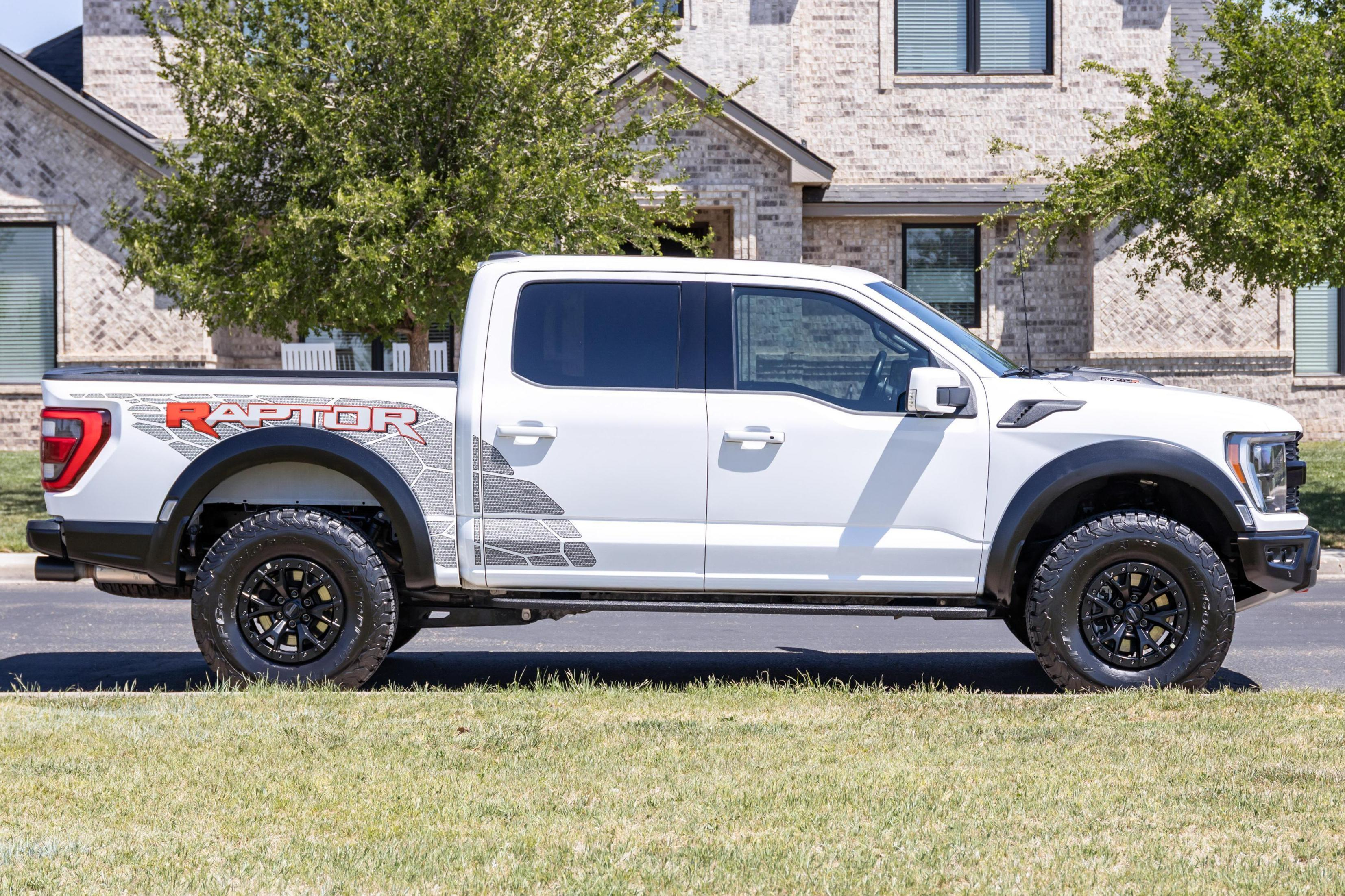 2023 Ford F-150 Raptor R image 3