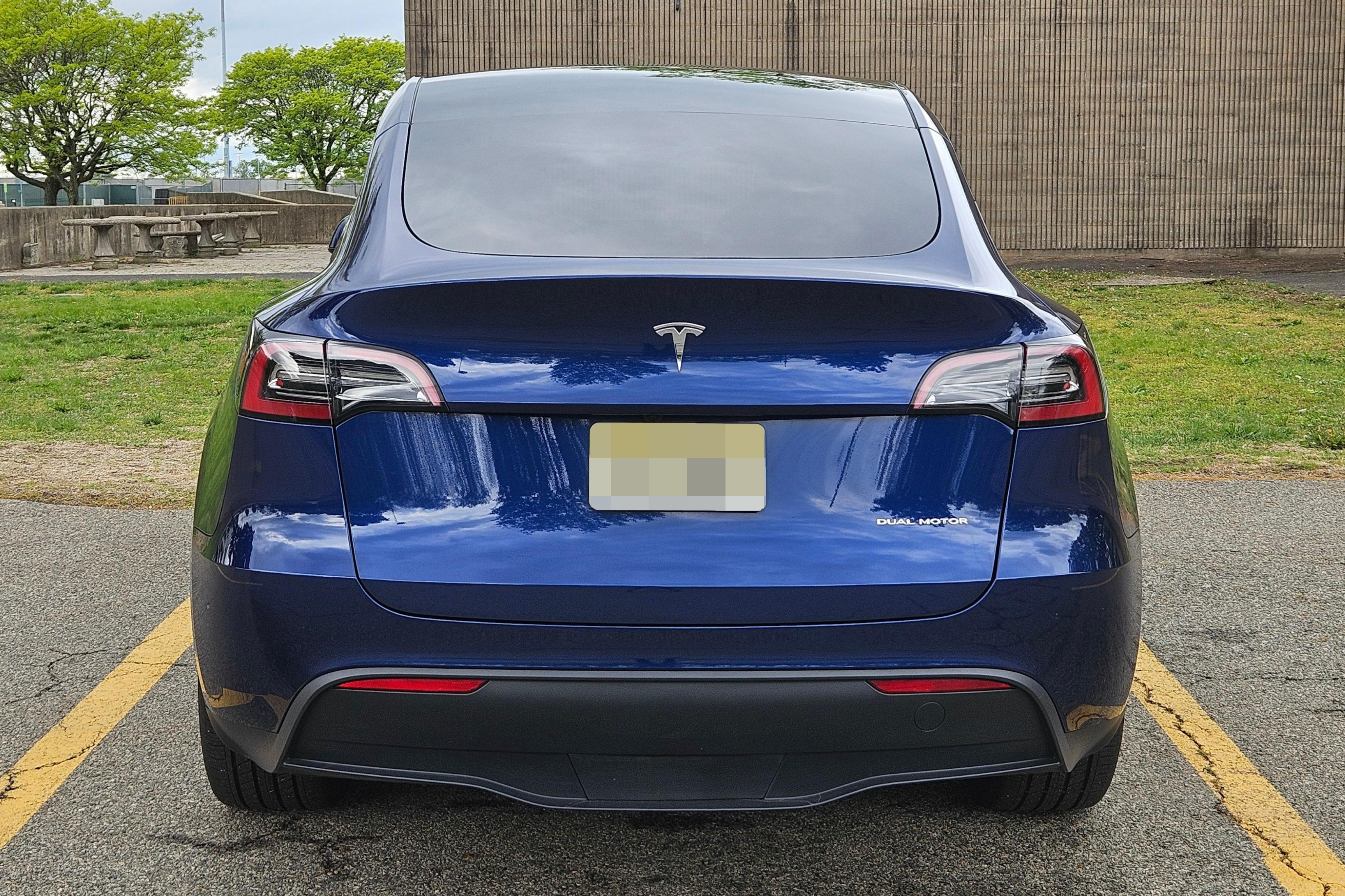 2023 Tesla Model Y Long Range AWD image 5