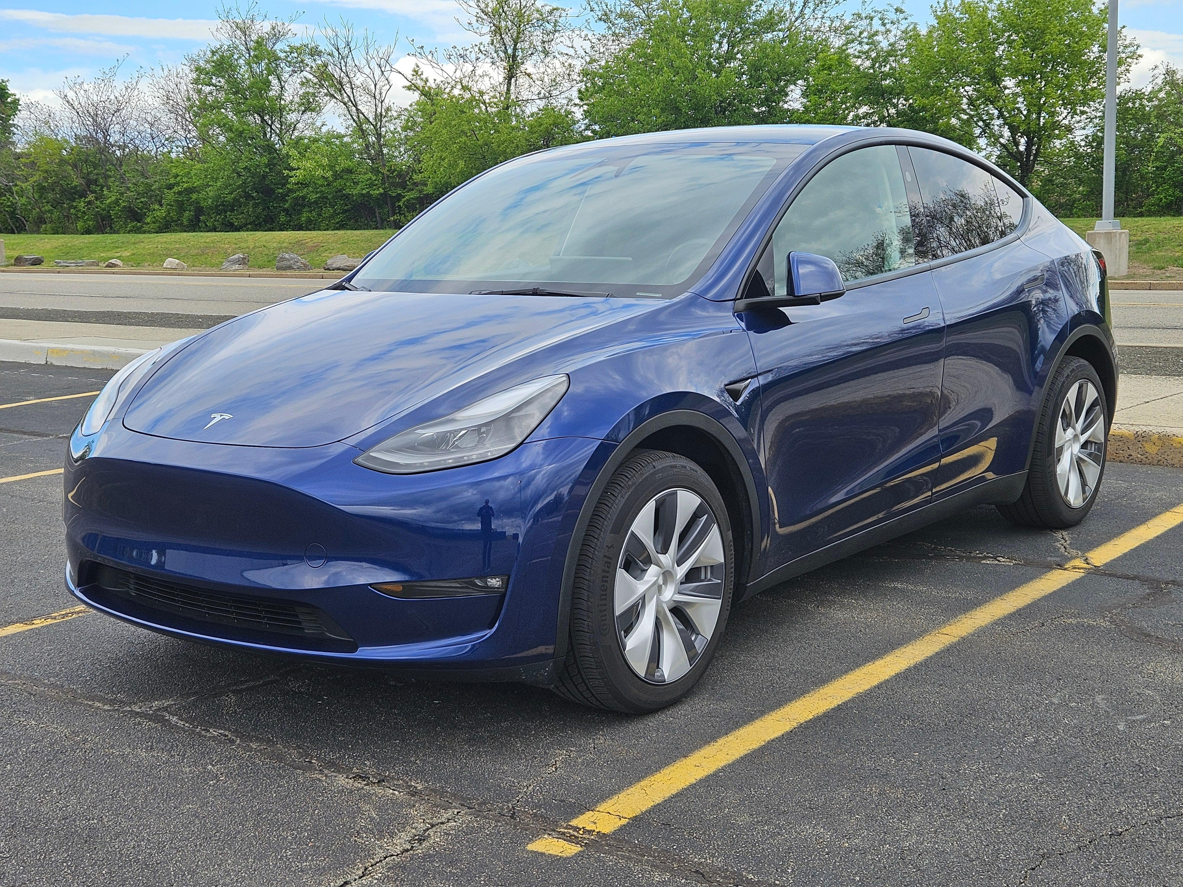 2023 Tesla Model Y Long Range AWD image 7