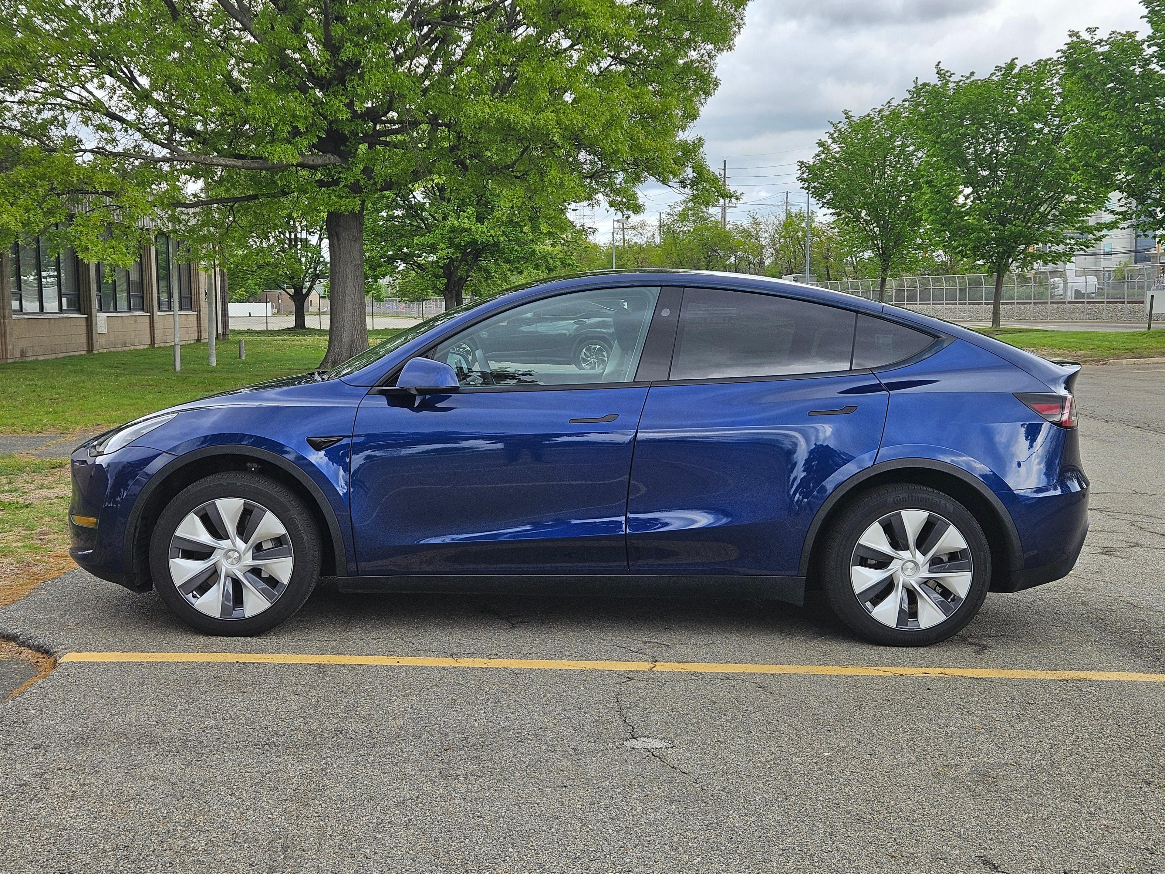2023 Tesla Model Y Long Range AWD image 8